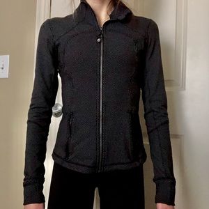 Women’s black long sleeve Lululemon top